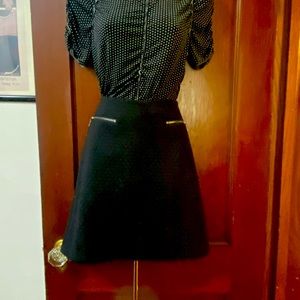 Beautiful Laundry Short Black skirt with two zippers on the side very stylish